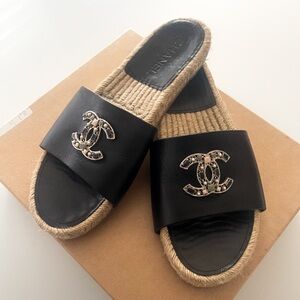 Chanel Black Leather Embellished CC Flat Espadrille Slides Sandals Size 41.5